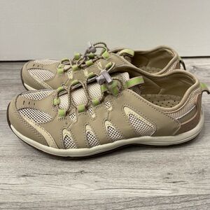G.H. Bass & Co, sneaker, green and tan, sz 8, NEW